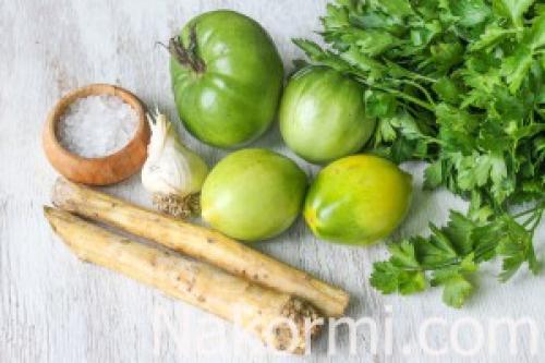 Салат из зеленых помидор с хреном. Ингредиенты