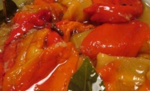 Лечо из томатного сока и болгарского перца. Лечо из болгарского перца с томатной пастой «пальчики оближешь»