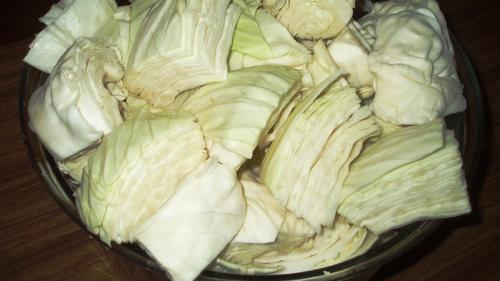 Быстрая засолка капусты кусками. Засолка капусты, порезанной крупными кусками
