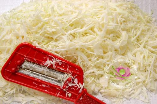 Квашеная капуста с сахаром и солью без воды. Квашеная капуста в собственном соку: рецепт с фото