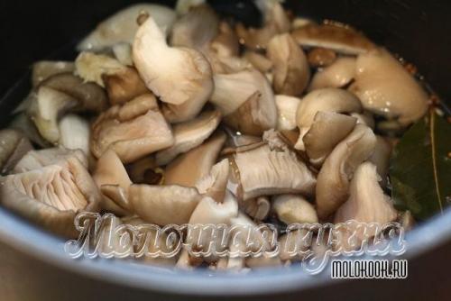 Маринованные вешенки хрустящие.