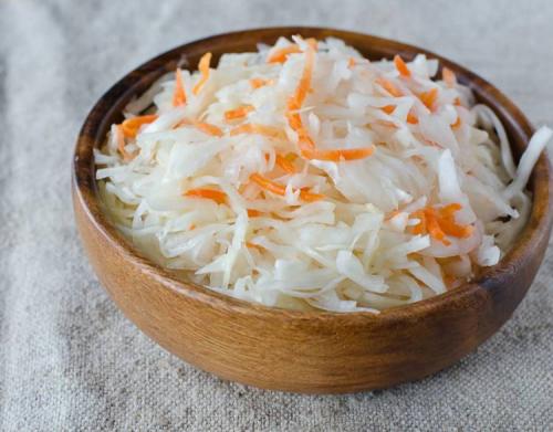 Квашеная капуста без уксуса и воды. Вкусная и хрустящая квашеная капуста на зиму: классический рецепт