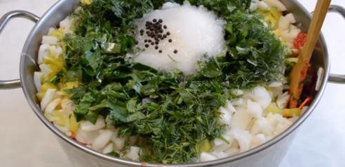 Борщ на зиму 12 рецептов. Борщ на зиму в банках – простой рецепт