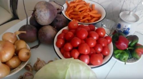 Борщ на зиму с капустой. Борщ на зиму в банках — простые рецепты Пальчики оближешь