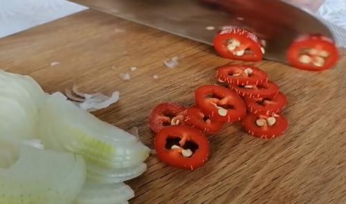 Зеленые помидоры на зиму рецепты с хреном. Зелёные помидоры маринованные на зиму с уксусом без стерилизации (на 1 л. воды)