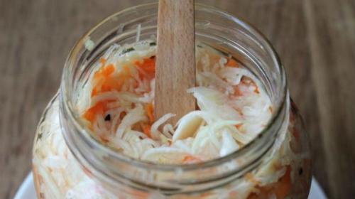 Квашеная капуста быстрого приготовления в банке. Очень вкусная квашеная капуста быстрого приготовления