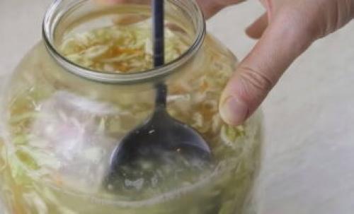 Квашеная капуста на 3 литровую банку хрустящая и вкусная. Квашеная капуста на зиму в банках — 10 рецептов хрустящей и сочной капусты