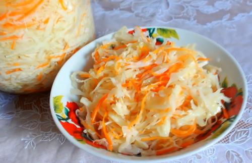 Квашеная капуста в банке за сутки. Квашеная капуста быстрого приготовления в банке