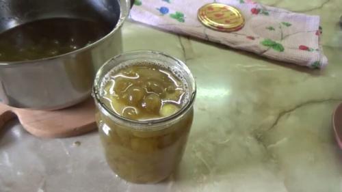 Можно ли использовать консервированный крыжовник для приготовления варенья. Царское варенье из крыжовника с вишневыми листьями