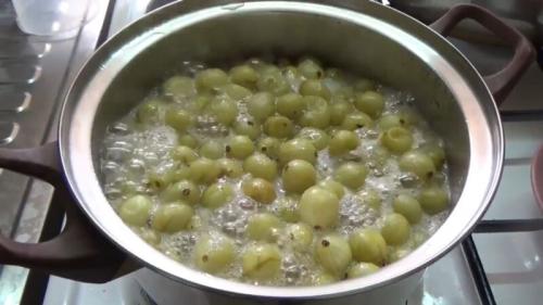 Можно ли использовать консервированный крыжовник для приготовления варенья. Царское варенье из крыжовника с вишневыми листьями