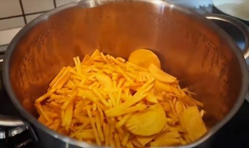 Простой борщ на зиму в банках с капустой и свеклой.. Простая борщевая заправка – зимой обрадуешься