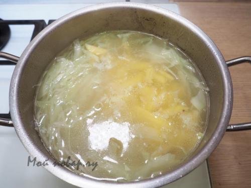 Как варить борщ с борщевой заправкой. Как сварить борщ с заправкой для борща