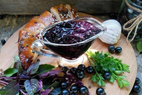 Какие соусы и добавки можно использовать для приготовления смородины на зиму. Соус к мясу из черной смородины на зиму: 10 быстрых рецептов