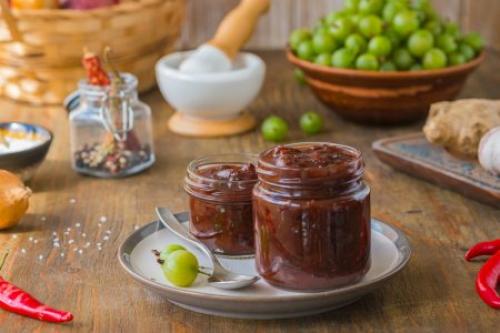 Какие соусы и добавки можно использовать для приготовления смородины на зиму. Соус к мясу из черной смородины на зиму: 10 быстрых рецептов