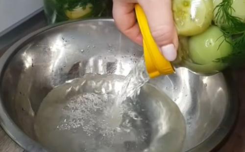 Как солить зеленые помидоры в 3 литровых банках. Маринованные зелёные помидоры на зиму — 12 очень вкусных рецептов, пальчики оближешь