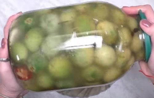 Квашеные зеленые помидоры кусочками. Квашеные зелёные помидоры на зиму — лучшие рецепты в банках, ведре