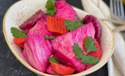 Сладкая маринованная капуста со свеклой. Маринованная капуста со свеклой быстрого приготовления – лучшие рецепты