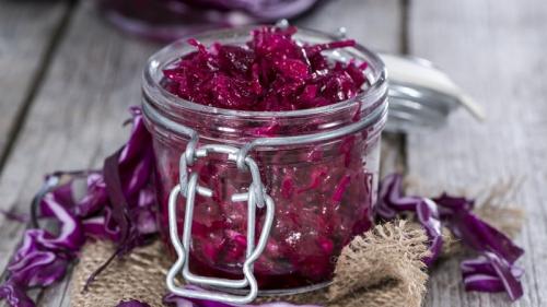 Как консервировать краснокочанную капусту. Самые вкусные рецепты маринованной краснокочанной капусты на зиму