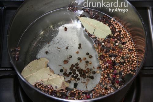 Маринованная краснокочанная капуста с морковью и чесноком