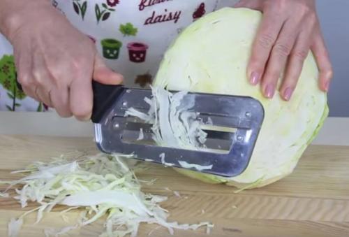 Квашеная капуста без уксуса и воды. Вкусная и хрустящая квашеная капуста на зиму: классический рецепт