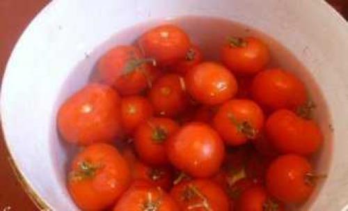 Вкусный и полезный рецепт: помидоры фаршированные укропом и чесноком 01