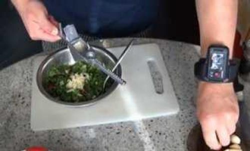 Вкусный и полезный рецепт: помидоры фаршированные укропом и чесноком 03