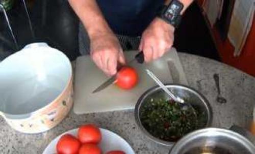 Вкусный и полезный рецепт: помидоры фаршированные укропом и чесноком 04