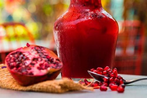 Гранатовый сок при отеках у беременных: помогает или вредит 01