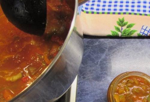 Лечо из баклажан помидор и перца на зиму. Лечо из перца, помидоров и баклажанов на зиму