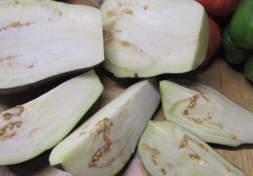 Лечо из баклажан помидор и перца на зиму. Лечо из перца, помидоров и баклажанов на зиму