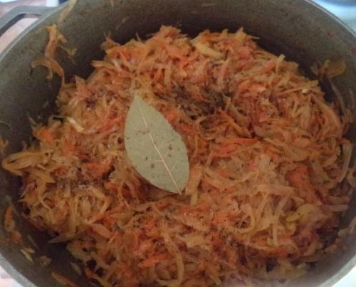 Тушеная капуста с яблочным уксусом. Классический вариант тушёной капусты, как в советской столовой