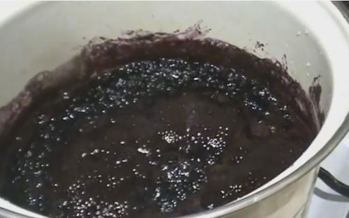 Как хранить готовое желе-пятиминутка из черники. Желеобразное варенье из черники Пятиминутка — рецепт на зиму