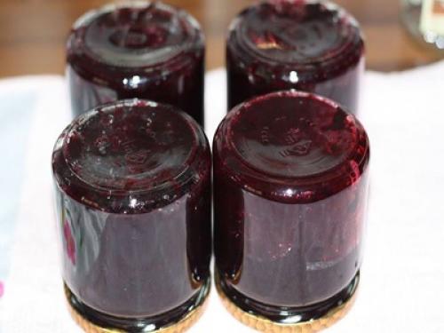 Как лучше всего подавать густое черничное желе-пятиминутка. Варенье — пятиминутка из черники