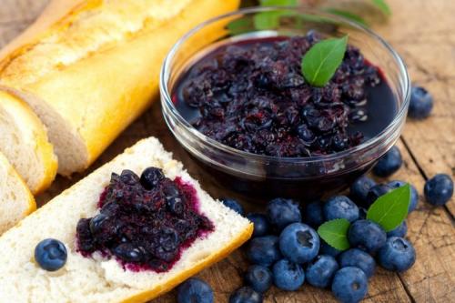 Сколько можно хранить заготовки из черники. 8 простых рецептов черники в собственном соку на зиму