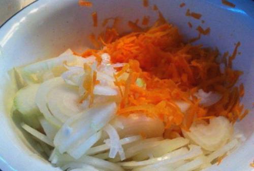 Как выбрать подходящие помидоры для приготовления лечо без уксуса и масла. Лечо без уксуса с помидорами, перцем, морковкой и луком