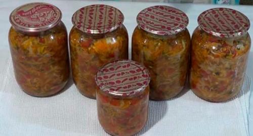 Заправка для борща на зиму с капустой. Борщ на зиму в банках — простой рецепт с капустой, болгарским перцем и помидорами