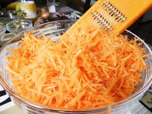 Лечо с томатной пастой, морковью и луком пошаговый рецепт. Лечо из болгарского перца с томатной пастой на зиму — 6 рецептов