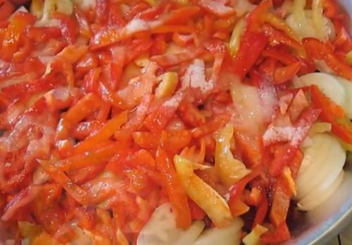 Борщ в банках на зиму. Вкусный и густой борщ в банках на зиму со свеклой, морковью и капустой