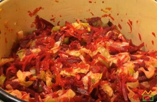 Заготовки для борща с капустой на зиму. Заправка для борща на зиму из свеклы с капустой, морковью и томатной пастой