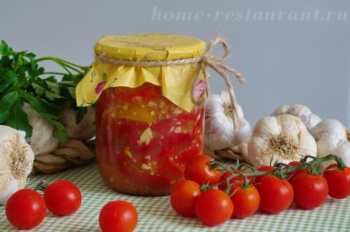 Перец в томатном соусе с чесноком на зиму.