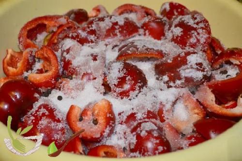 Перец в собственном соку. Болгарский Перец маринованный в собственном соку