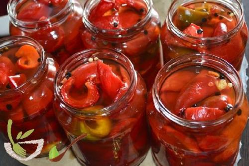 Перец в собственном соку. Болгарский Перец маринованный в собственном соку