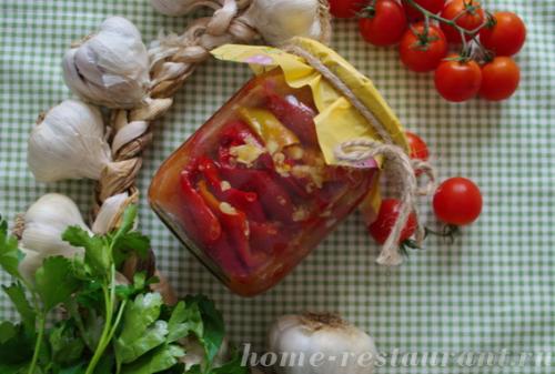 Перец в томатном соусе с чесноком на зиму.