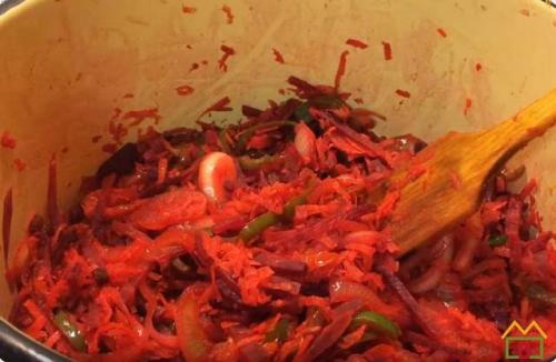 Борщевая заправка на зиму с болгарским перцем и капустой. Ингредиенты: