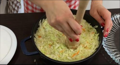 Квашеная капуста в домашних условиях. Классический рецепт квашеной капусты –, как квасить капусту в домашних условиях 06
