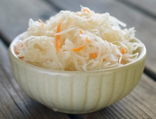 Обычная квашеная капуста рецепт. Квашеная капуста в домашних условиях — 11 очень вкусных рецептов сочной и хрустящей квашенной капусты