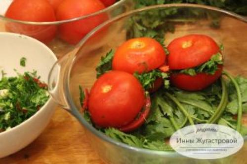 Как приготовить квашеные овощи для фарширования помидоров. Квашеные помидоры с острой начинкой без уксуса. Армянчики