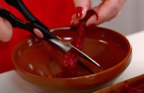 Зеленая аджика сухая. Сухая аджика — классические рецепты, как развести, использовать