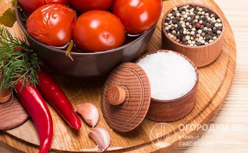 Засолка помидоров холодным способом в бочке. Рецепты