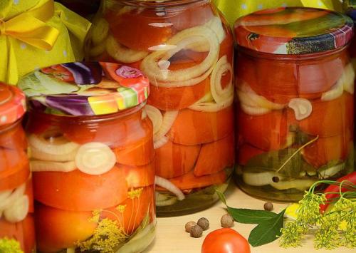 Рецепт помидоры пальчики оближешь дольками с маслом без стерилизации. Помидоры дольками с луком и маслом на зиму: рецепты «пальчики оближешь»